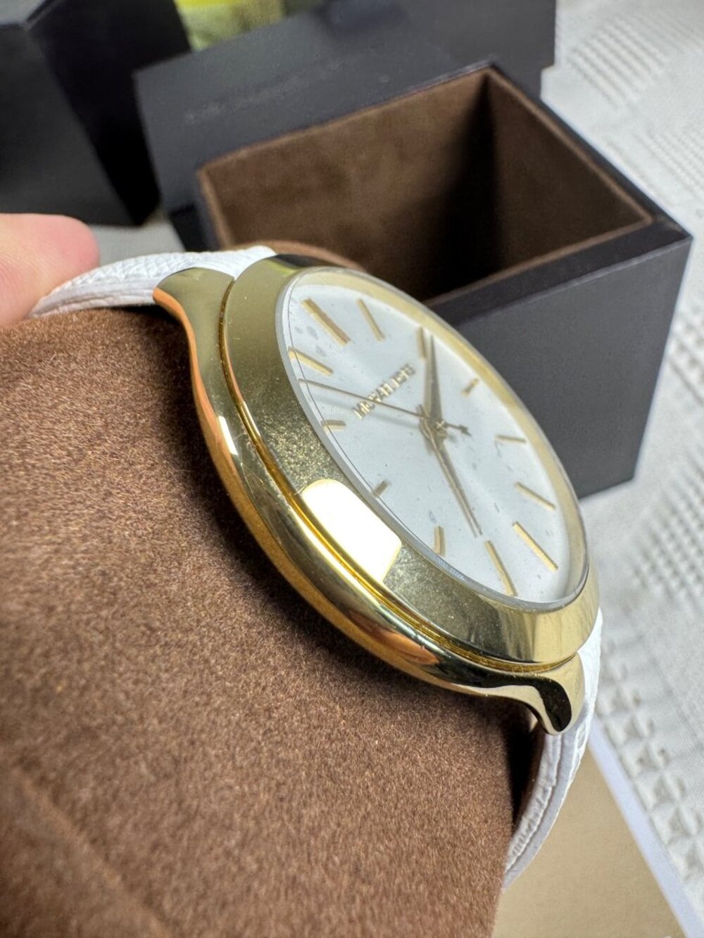 Michael Kors MK2273 Slim Runway Gold Tone Watch With White Leather Strap & Box - Picture 2 of 6